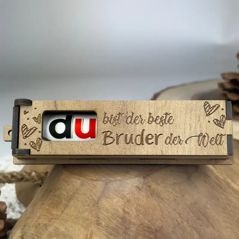 Gravierte Holzbox mit Du und Herz als Geschenkbox für besondere Anlässe