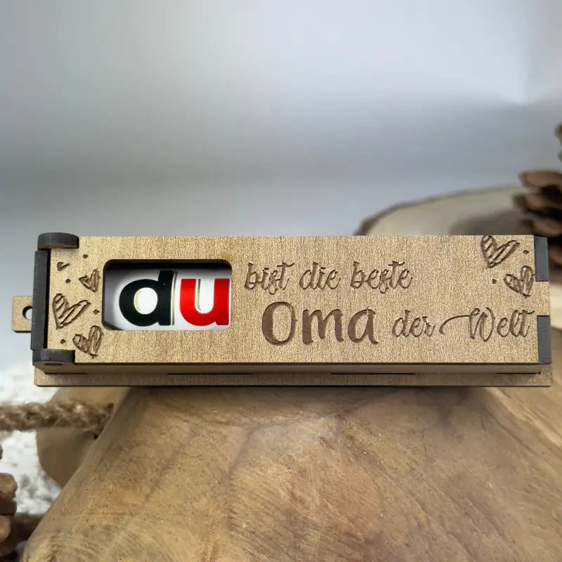 Engraved wooden box with Du visible, part of Gravierte Holzbox Geschenkset
