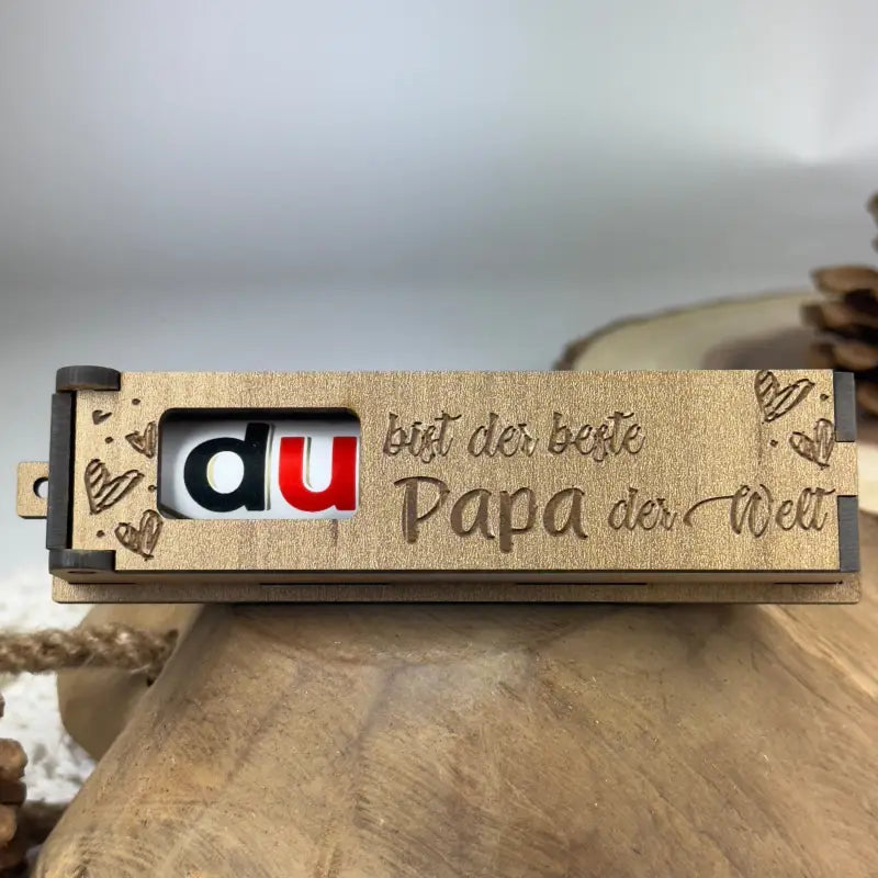 Engraved wooden box with candy and Duplo for a special gift, gravierte holzbox
