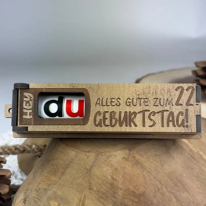Hellbraune Holzbox mit Duplo als Geburtstags-Geschenkbox, langlebiges Holzmaterial