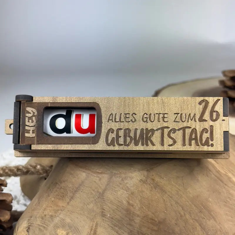 Hellbraune Holzbox mit Duplo als elegante Geburtstags-Geschenkbox aus Holz