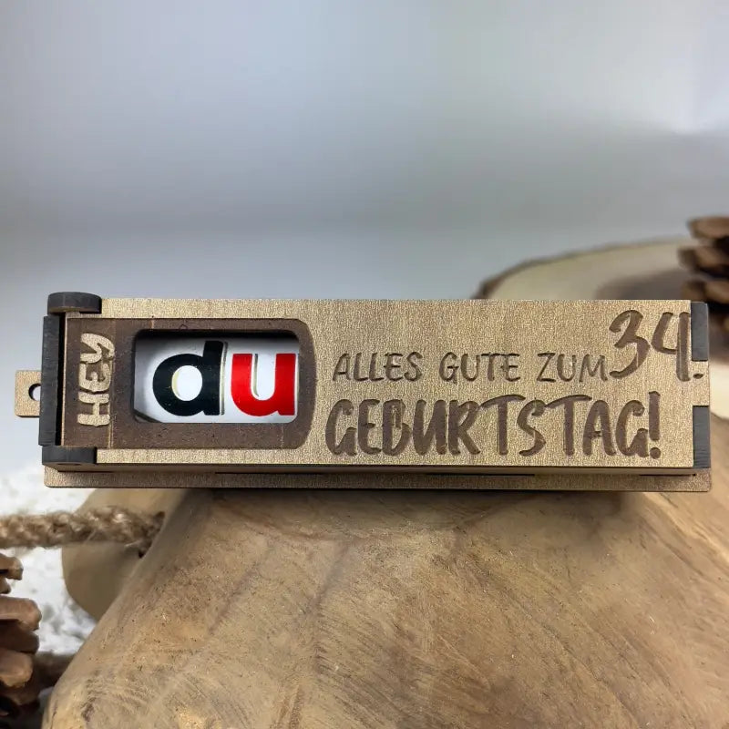Hellbraune Holzbox mit Duplo als Geburtstags-Geschenkbox, stilvolle Holzgeschenkidee
