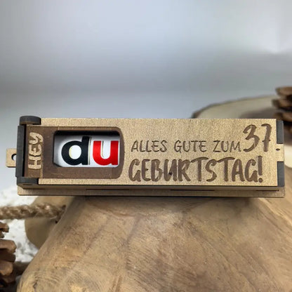 Hellbraune Holzbox mit Duplo als Geburtstags-Geschenkbox, hochwertiges Geschenkset