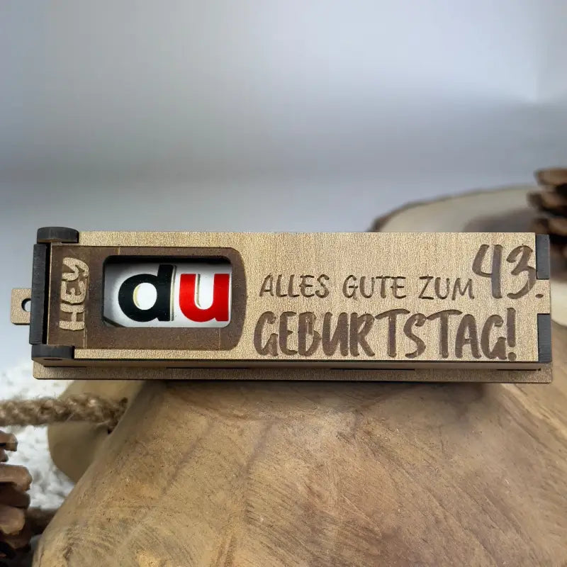 Hellbraune Holzbox mit Duplo, perfekte Geburtstags-Geschenkverpackung