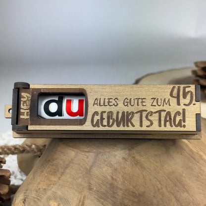 Hellbraune Holzbox als Geburtstags-Geschenk mit Duplo, hochwertiges Holz Geschenkbox