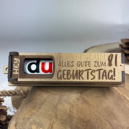 Hellbraune Holzbox mit Duplo als Geburtstags-Geschenkbox, stabiles und dekoratives Holzgeschenk