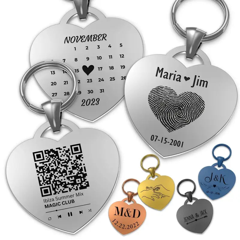 Herz Schlüsselanhänger personalisiert mit personenname und datumskarte als Geschenkidee