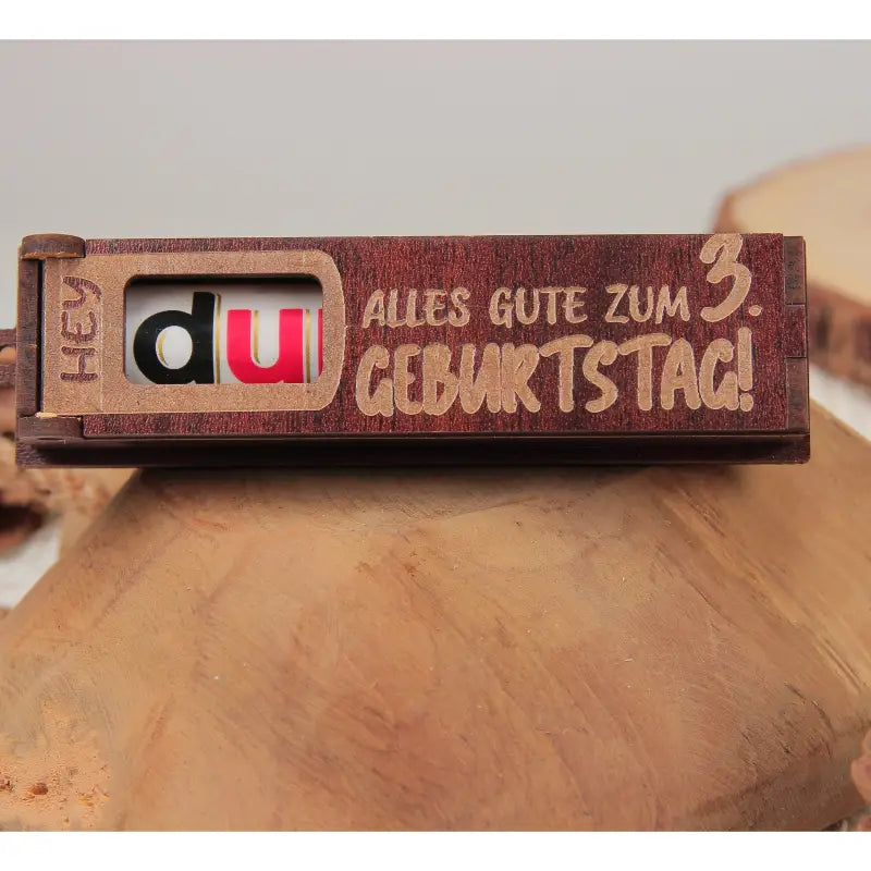 Holz Geburtstag Geschenkbox dunkelbraun mit drehbaren Buchstaben für personalisierten Geburtstag