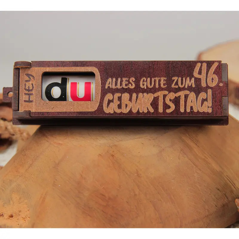 Holz Geburtstag Geschenkbox dunkelbraun mit drehbaren Buchstaben für Geburtstagsgrüße