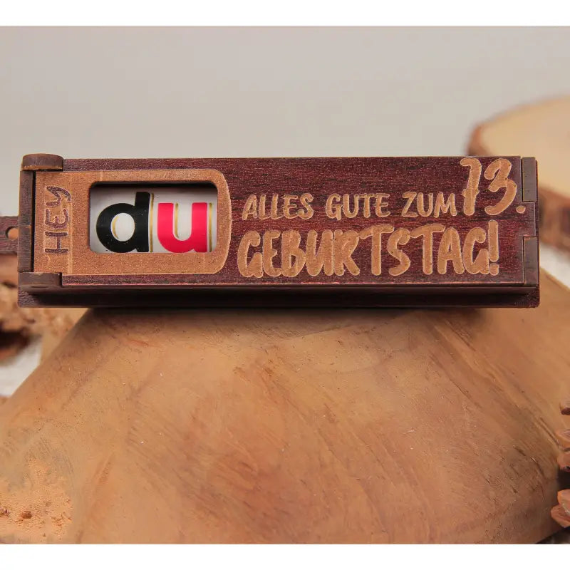Holz Geburtstag Puzzlebox in Dunkelbraun mit drehbaren Buchstaben für Geburtstage