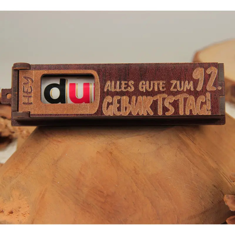 Engraved dunkelbraun Holz Geburtstag Geschenkbox mit drehbaren Buchstaben