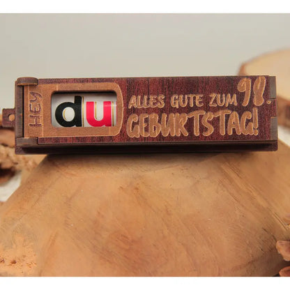 Engraved holz Geschenkbox dunkelbraun mit drehbaren Buchstaben zum Geburtstag