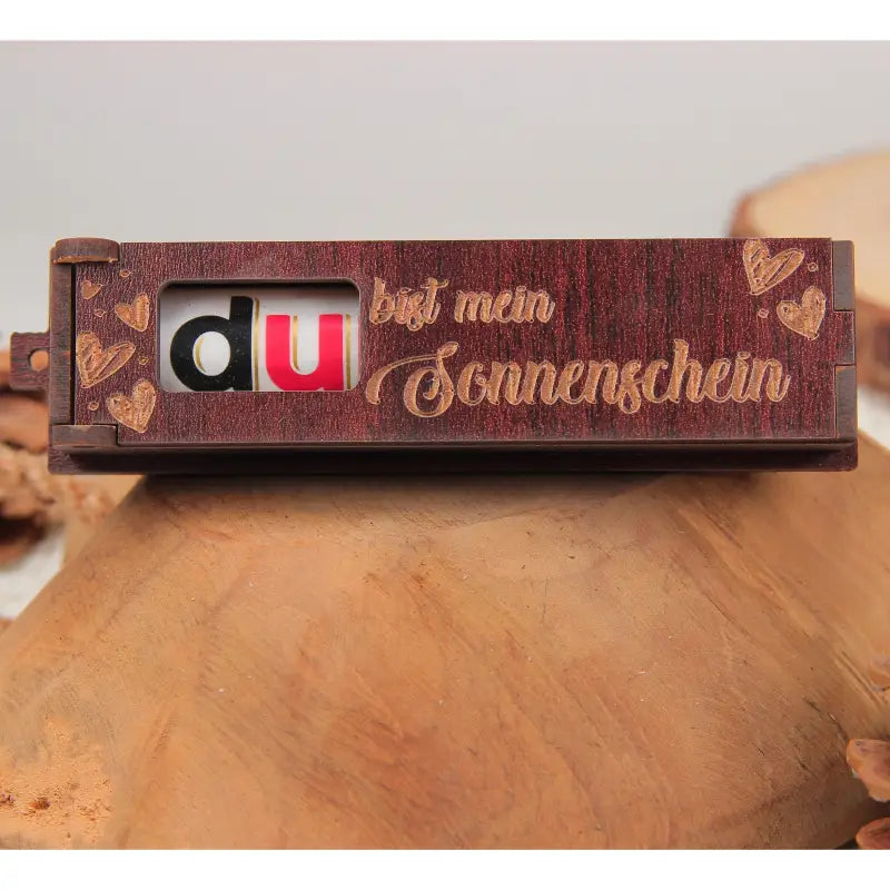 Holzkiste Geschenkbox mit rotierender Buchstabenanzeige du schaffst das gold wert