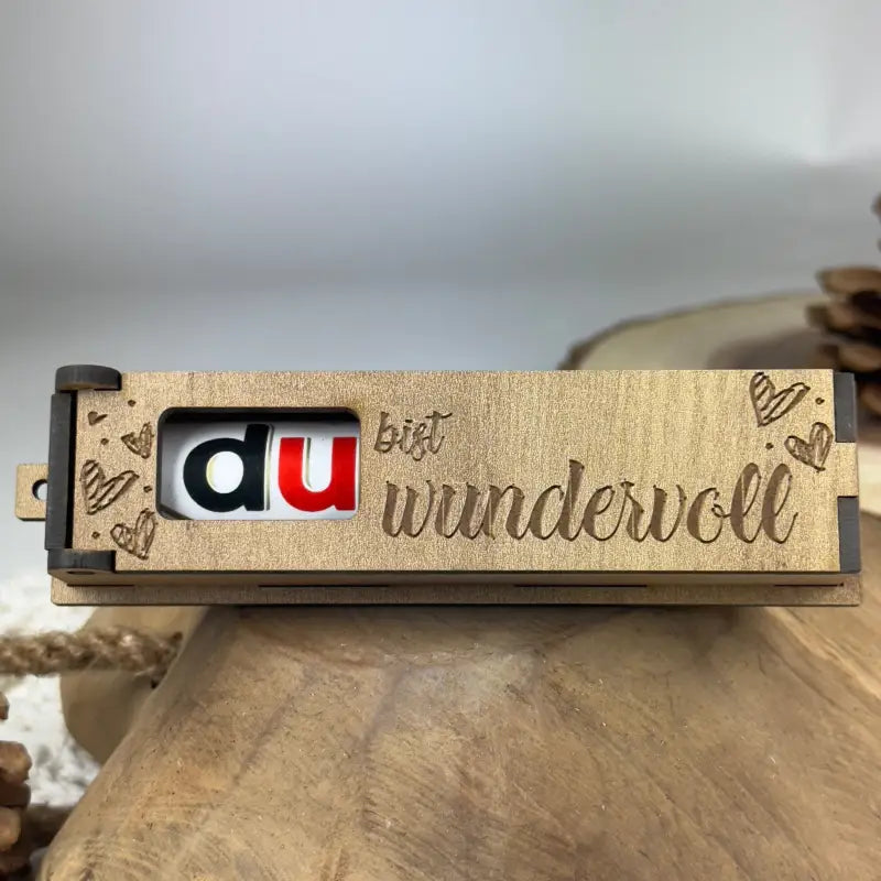 Holzkiste Geschenkbox mit du bist wundervoll Inspizkription, gold wert, du schaffst das