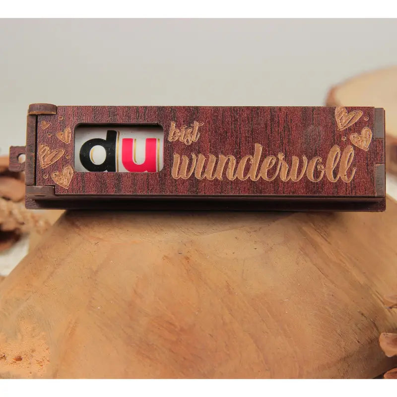 Holzkiste Geschenkbox mit Duplo und du schaffst das gold wert Inscription