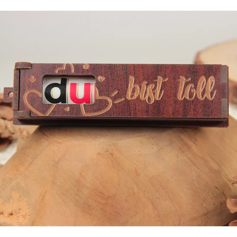 Holzkiste Geschenkbox mit rotierenden Buchstaben, du schaffst das, gold wert, perfekt für Geschenke