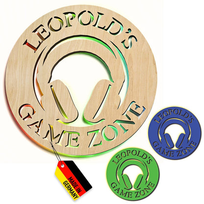 Personalisierte Headset Wandleuchte aus Holz mit kreisförmigem Schild und Kopfhörer-Cutout