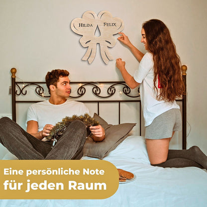 Personalisierte Wandleuchte Herz aus Holz mit zwei Namen, perfekte Wanddeko