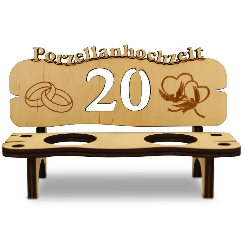 Holz Schnapsbank mit Gravur und Cutouts als Geschenk zur Hochzeit oder Jubiläum