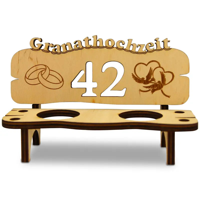 Holz-Schnapsbank mit Gravur als Geschenk zur Hochzeit oder Jubiläum