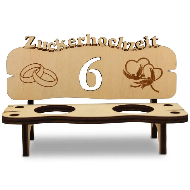 Schnapsbank aus Holz mit Gravur und Hochzeitsdeko, perfektes Geschenk zur Hochzeit
