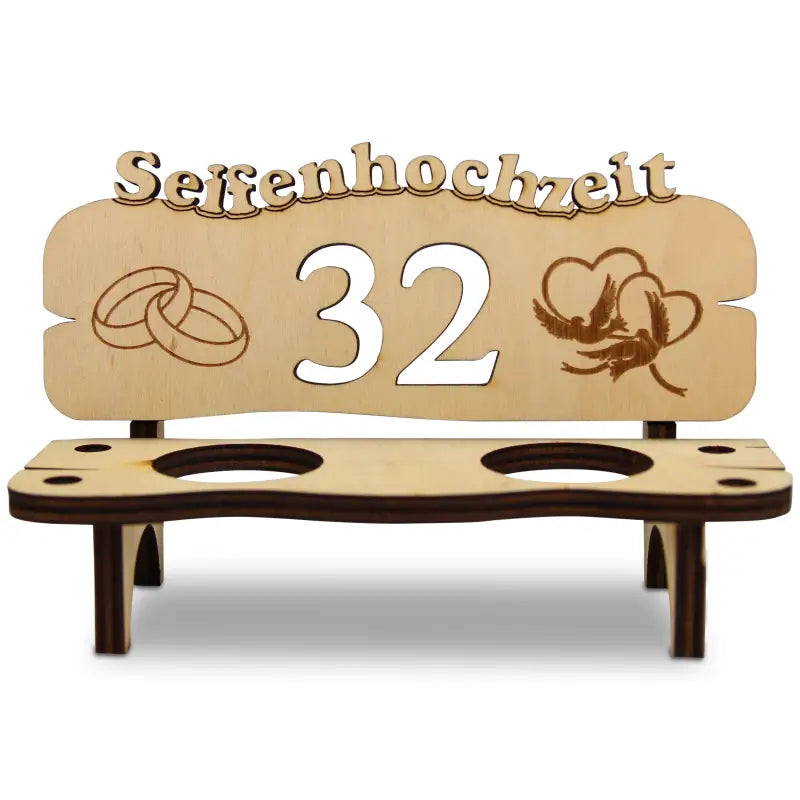 Holz Schnapsbank mit Gravur als romantisches Geschenk zur Hochzeit oder Jubiläum