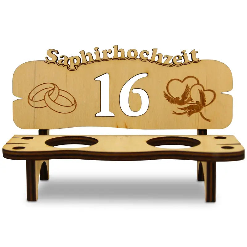 Schnapsbank aus Holz mit Gravur und Cutouts als Geschenk zur Hochzeit oder Jubiläum